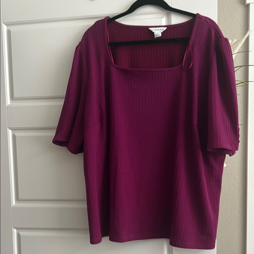 SALE—Women's Burgundy/purple hue Top✨
